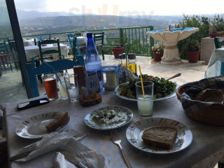 Thavma Coffee Drinks Cretan Food