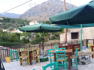 Taverna To Spitiko