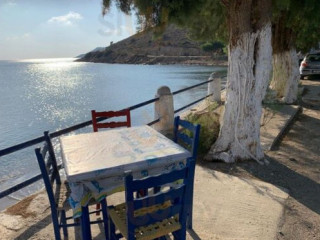 Popi's Taverna